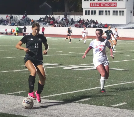 Quakers make run at district title